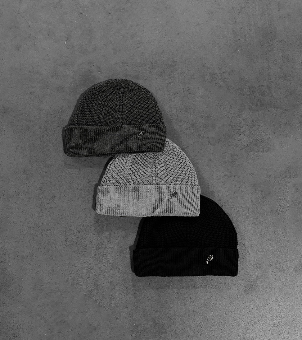 BLACK "P" BEANIE - Image 5