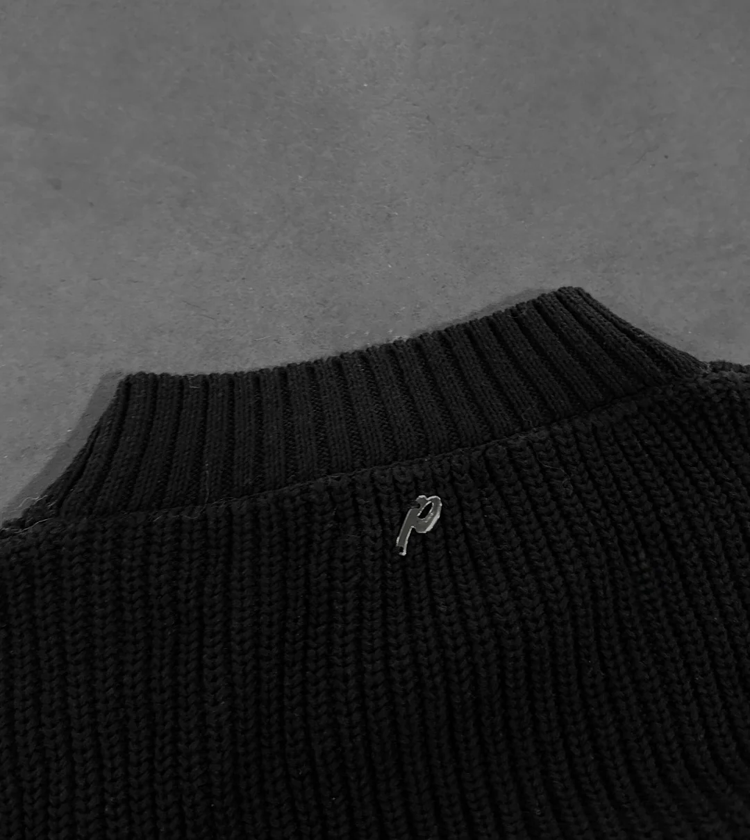 BLACK "P" KNIT - Image 3