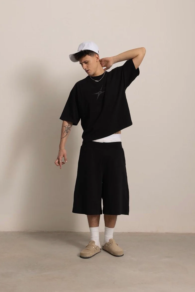 BLACK "P" STAR TEE - Image 4