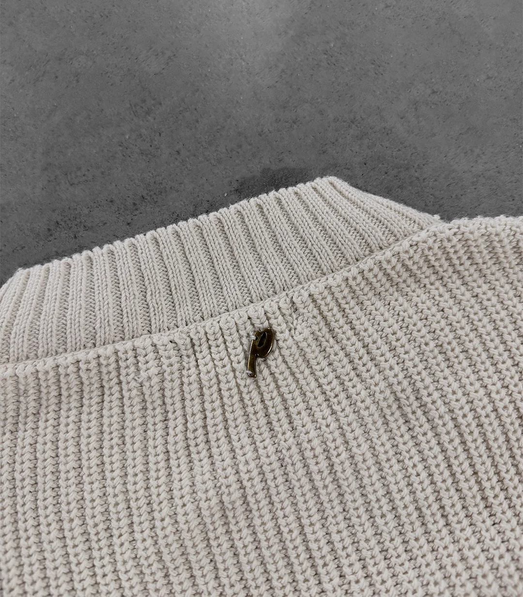 CREAM "P" KNIT - Image 3