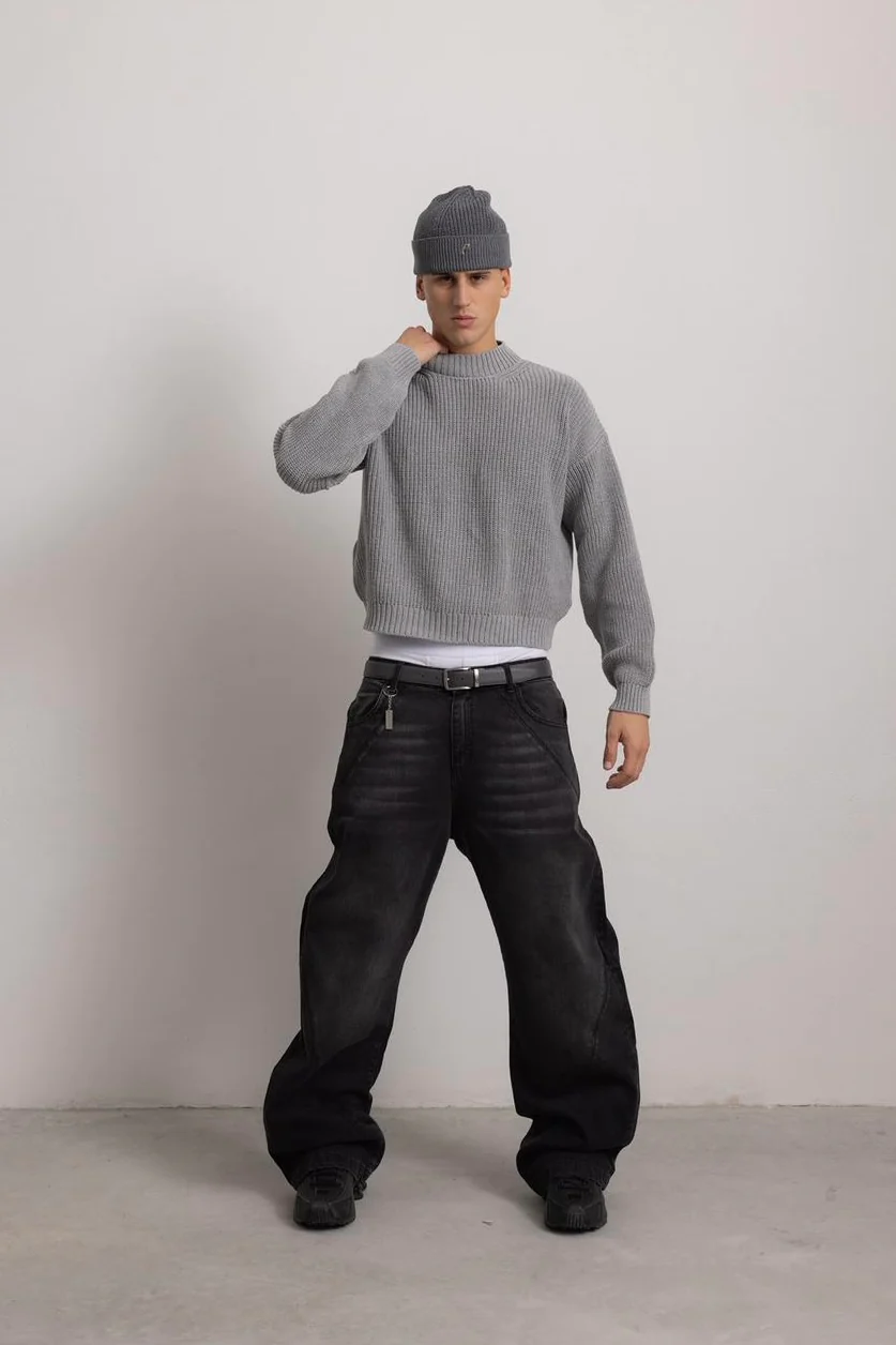 GRAPHITE GREY "P" BEANIE - Image 5